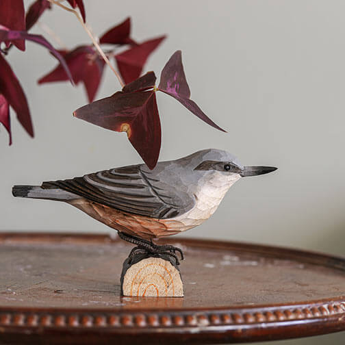 Vogelbeeldje Boomklever – Handgesneden Houten Decoratievogel | DecoBird Wildlife Garden
