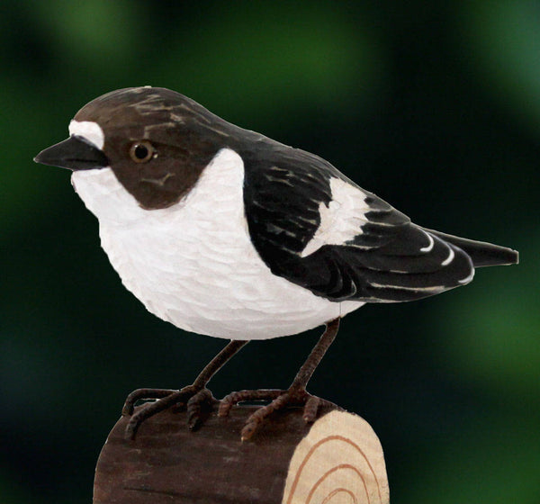 Vogelbeeldje Bonte Vliegenvanger – Handgesneden Houten Decoratievogel | DecoBird Wildlife Garden