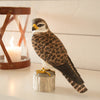 Houtgesneden Vogelbeeld Smelleken (Valk) – DecoBird | Wildlife Garden