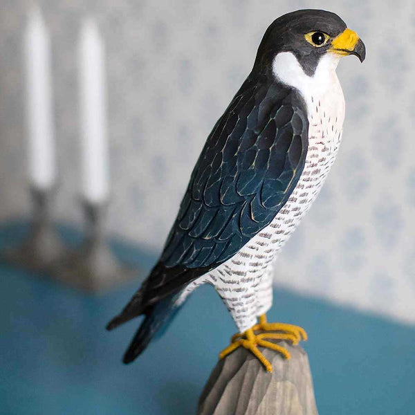 Houten Vogelbeeldje Slechtvalk op Ware Grootte - Handgesneden | DecoBird