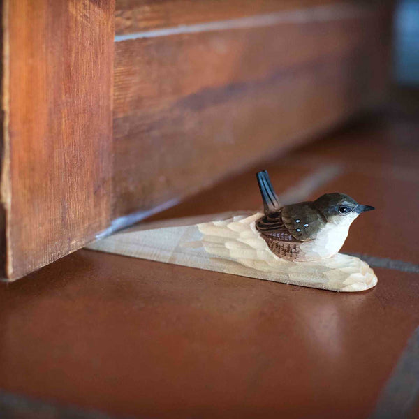 Houten Deurstopper Winterkoninkje - Handgesneden Vogeltje | Wildlife Garden