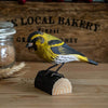 Vogelbeeldje Sijs – Handgesneden Houten Decoratievogel | DecoBird Wildlife Garden