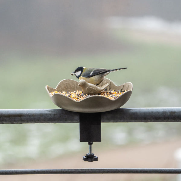 Balkon Voederschaal Balus (olijfgroen) – Compacte voederschaal met klem voor balkons
