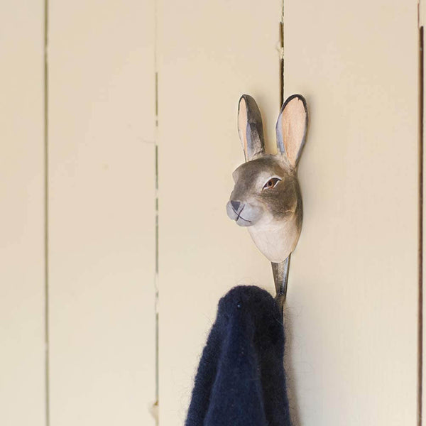 Kledinghaak Haas – Decoratieve Houten Wandhaak | Wildlife Garden