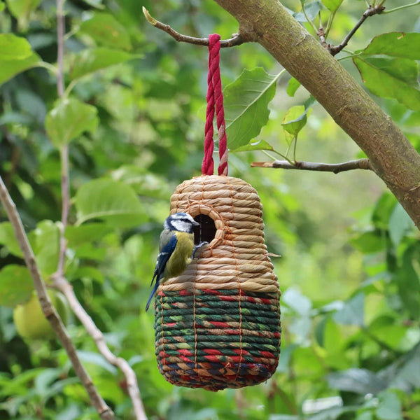 Artisan vogelnestje Maya – handgemaakt van sari en gras | Wildlifeworld
