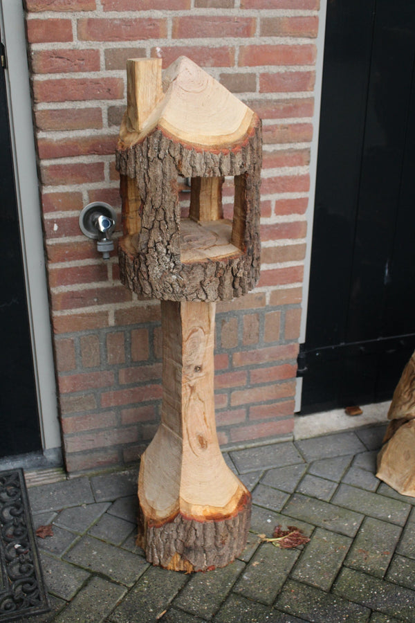Voederhuis handgemaakt 120cm hoog