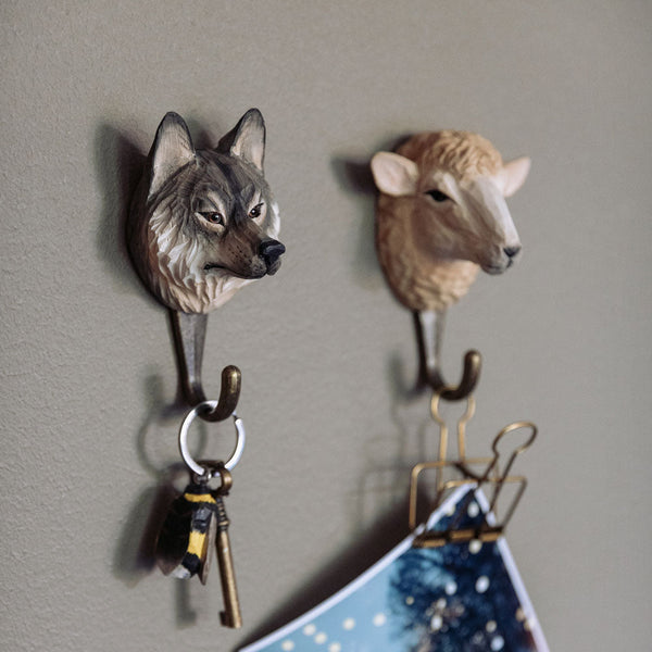 Kledinghaak Wolf – Decoratieve Houten Wandhaak | Wildlife Garden