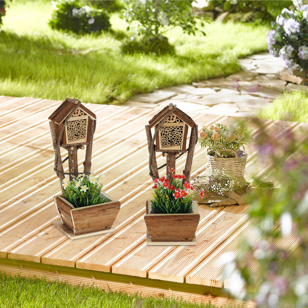 Bijenhotel met bloembak