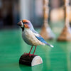Vogelbeeldje Appelvink – Handgesneden Houten Decoratievogel | DecoBird Wildlife Garden